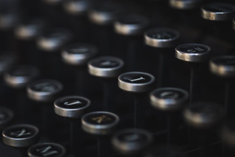 sa_ba_sabrina-typewriter-7686633